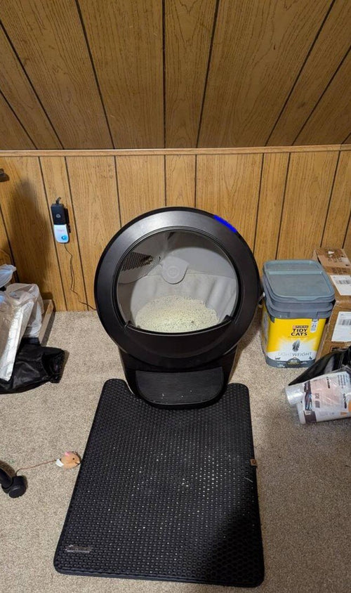Smart self-cleaning cat litter box