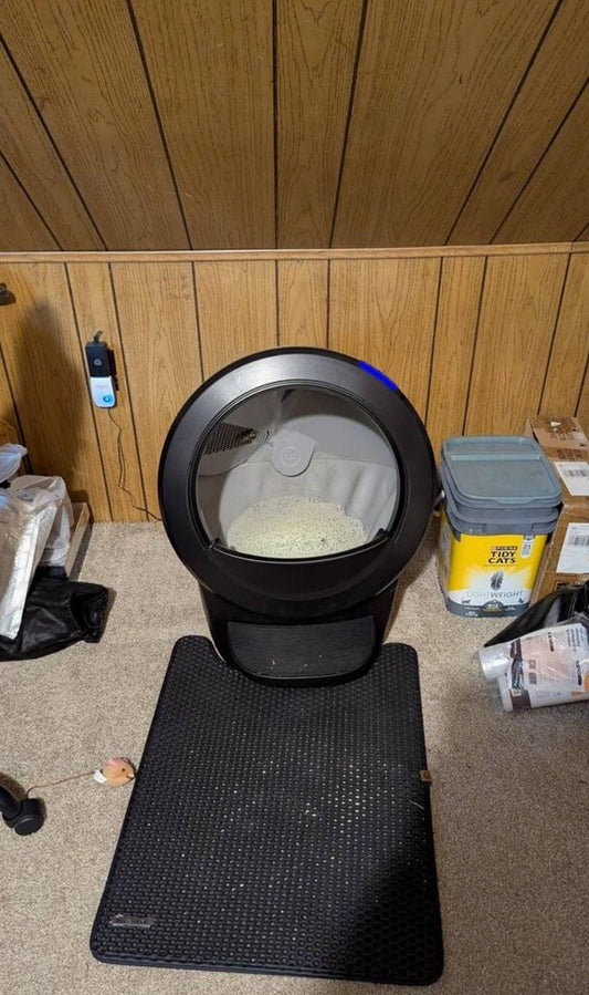 Smart self-cleaning cat litter box